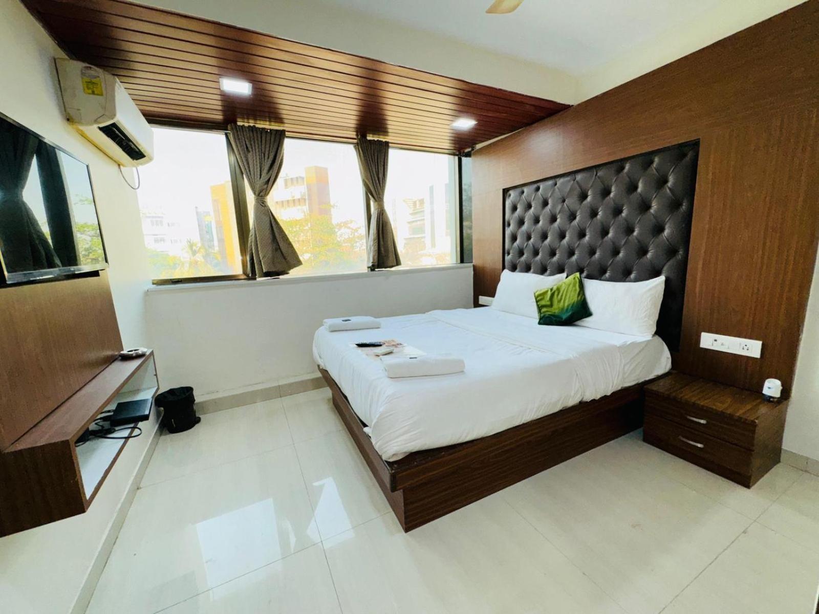 Hotel Artusinn Midc Andheri East Bombay Exterior foto